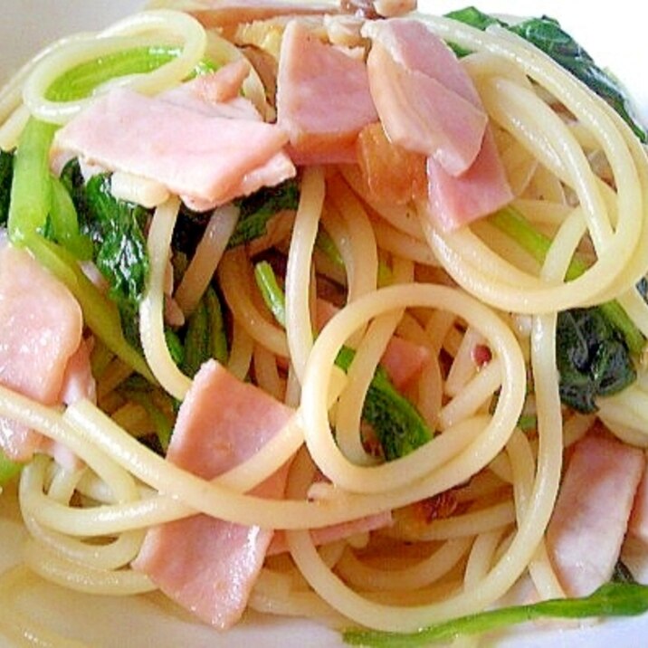 ハムとほうれん草のパスタ